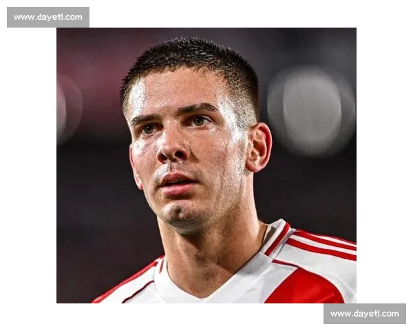 西蒙尼盛赞马斯坦托诺加盟皇马:职业生涯重大飞跃 西蒙尼盛赞马斯坦托诺加盟皇马:职业生涯重大飞跃