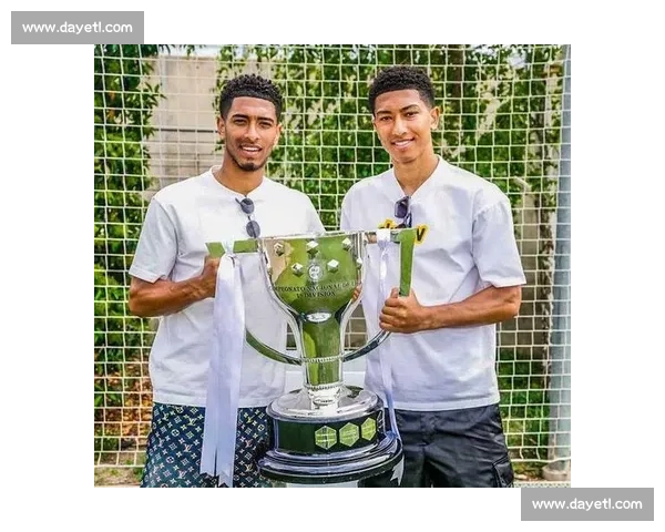 贝林厄姆兄弟号码传承!乔布 77 号接棒裘德 22 号征战世俱杯 贝林厄姆兄弟号码传承!乔布 77 号接棒裘德 22 号征战世俱杯